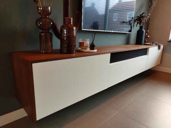 TV meubel zwevend - AUDIO / SOUNDBAR NIS, Huis en Inrichting, Kasten | Televisiemeubels, Zo goed als nieuw, Minder dan 100 cm
