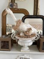 Opgezette gans met kuikentje in jardiniere, Ophalen