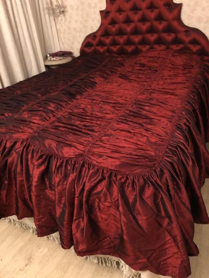 Sprei beddensprei glimmend als zijde, Huis en Inrichting, Slaapkamer | Beddengoed, Zo goed als nieuw, Overige typen, Overige maten