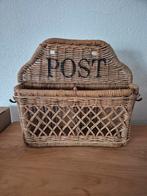 Riviera Maiaon Rustic Rattan Post Hanger, Huis en Inrichting, Woonaccessoires | Krantenbakken en Lectuurbakken, Ophalen of Verzenden