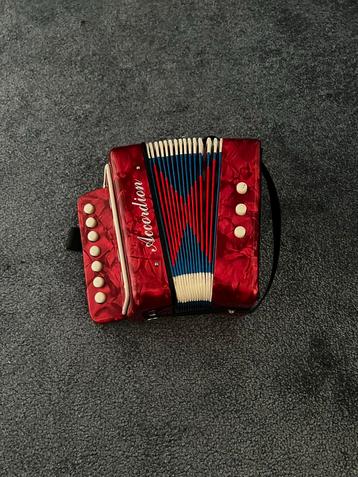 Mini Accordeon - Kindervermaak beschikbaar voor biedingen