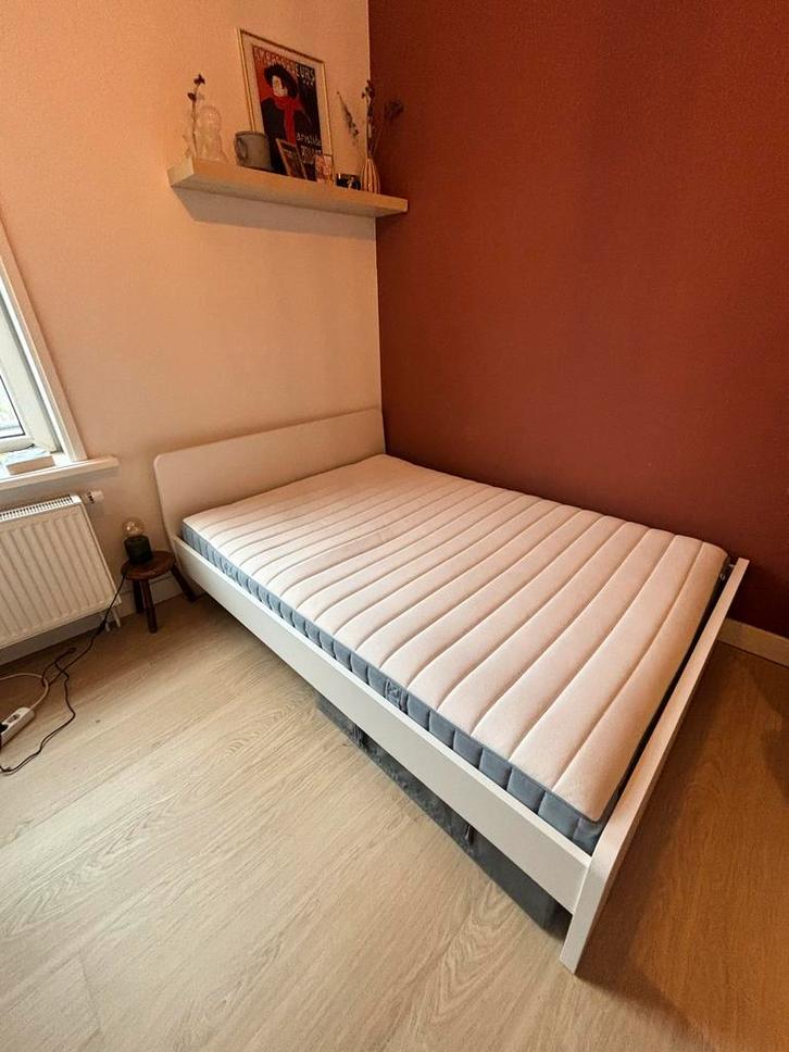 Ikea bedframe Askvoll, Huis en Inrichting, Slaapkamer | Bedden, Zo goed als nieuw, Tweepersoons, 140 cm, 200 cm, Hout, Wit, Ophalen