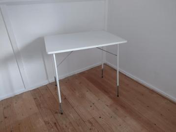 Opklapbaar Wit Camping Tafeltje beschikbaar voor biedingen