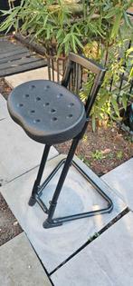 Stahulp in hoogte instelbare kruk. Nieuwstaat !, Ophalen of Verzenden, Zo goed als nieuw