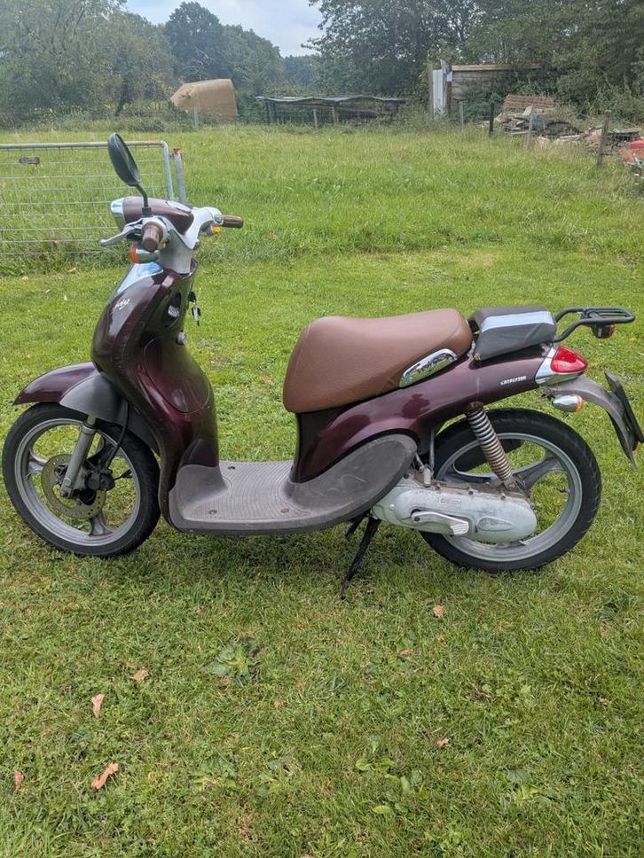 Yamaha why 50 2-takt scooter, Fietsen en Brommers, Scooters | Yamaha, Gebruikt, Overige modellen, Maximaal 45 km/u, Benzine, Ophalen of Verzenden