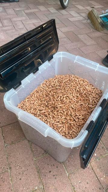 Gratis pellets 3 tassen beschikbaar voor biedingen