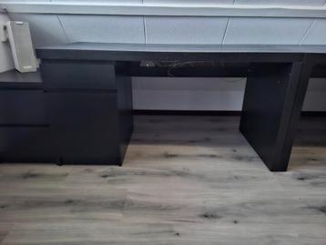 2 stuks bureau Malm Ikea zwartbruin met kastblok - afbeelding 2