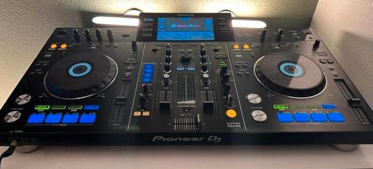 Te huur: DJ Set Pioneer XDJ-RX: Inpluggen en draaien, Hobby en Vrije tijd, Feestartikelen | Verhuur, Zo goed als nieuw, Ophalen
