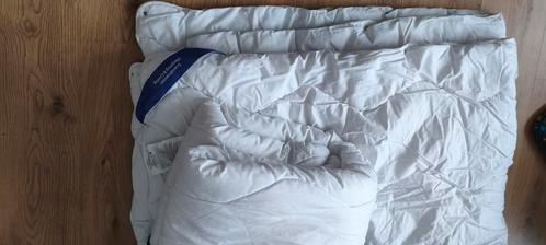 Zeer nette 4 seizoenen dekbed 200x200 cm 2 stuks, Huis en Inrichting, Slaapkamer | Beddengoed, Zo goed als nieuw, Deken of Dekbed