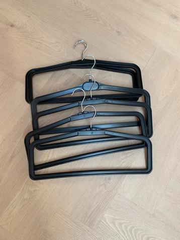 Gordijn hangers beschikbaar voor biedingen