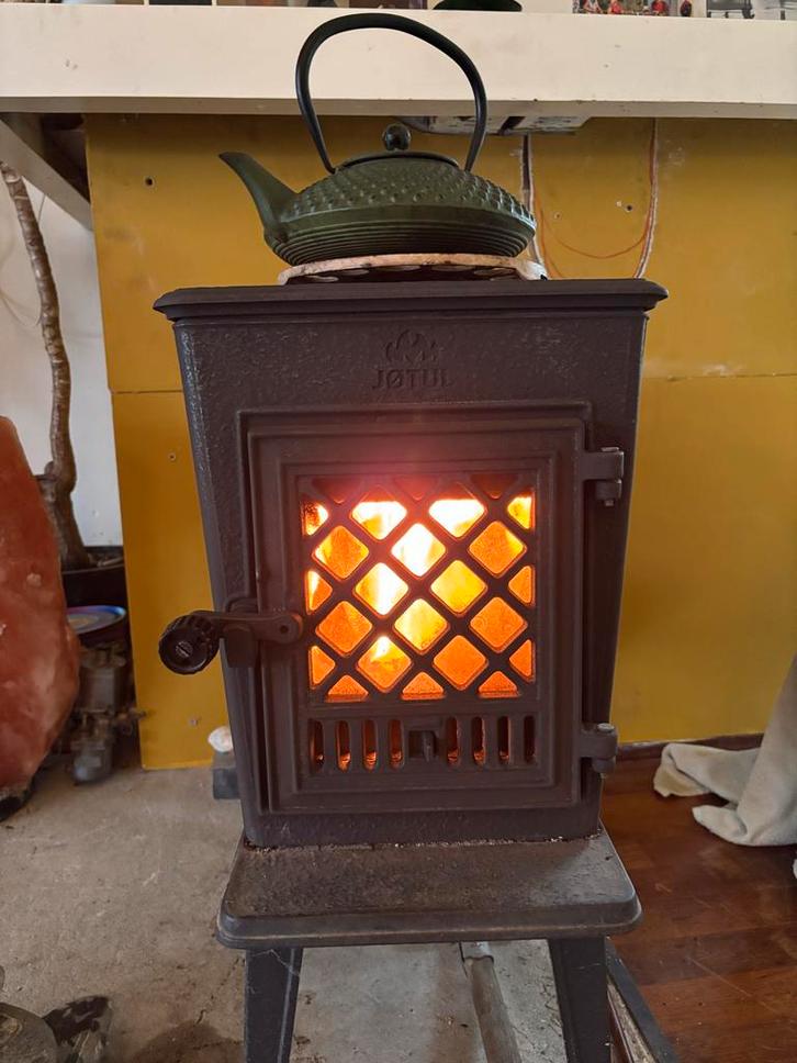 Jøtul Houtkachel - nieuwste  Model van de beroemde 602, Huis en Inrichting, Kachels, Nieuw, Vrijstaand, Houtkachel, Hout, Ophalen of Verzenden