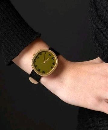 Tord Boontje x van Gogh Museum horloge de aardappeleters beschikbaar voor biedingen