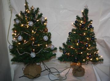 kerstbomen + kerstversiering, heel veel! beschikbaar voor biedingen