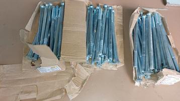 Zeskantbout m12x220 beschikbaar voor biedingen