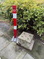Klappaal incl betonnen voet en sleutels, Ophalen, Gebruikt