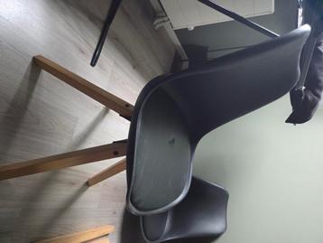 4 stoelen 