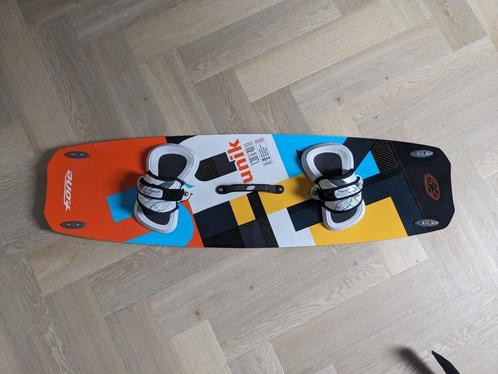 Kiteboard 136 x 40, Watersport en Boten, Kitesurfen, Zo goed als nieuw, Kiteboard, 4 m² of minder, Twintip, Ophalen of Verzenden