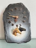 Wandklok, leisteen, paarden, Huis en Inrichting, Woonaccessoires | Klokken, Ophalen, Nieuw, Analoog, Wandklok