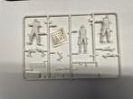 Bouwdoos 1:35 Revell H2108 Pz.Artillery Regiment, incompleet, Ophalen of Verzenden, Zo goed als nieuw, 1:35 tot 1:50, Figuur of Figuren