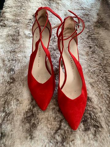 Peter Kaiser rode slingbackpumps 39,5 beschikbaar voor biedingen