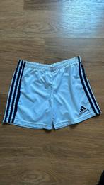 Adidas sportbroekje Wit maat 140/146, Kinderen en Baby's, Kinderkleding | Maat 140, Ophalen of Verzenden, Gebruikt, Jongen of Meisje