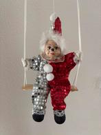 Porseleinen clown op schommel porselein pop, Ophalen of Verzenden, Zo goed als nieuw, Pop