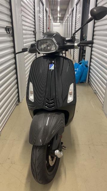 Vespa sprint nieuwstaat!! beschikbaar voor biedingen