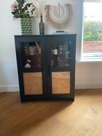 Vitrine kast Brimnes Ikea, zwart. Gestyled met webbing, Ophalen, 50 tot 100 cm, Zo goed als nieuw, Minder dan 100 cm