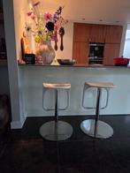 Twee verstelbare IKEA barstoelen, Ophalen of Verzenden, Gebruikt, Inclusief barstoelen