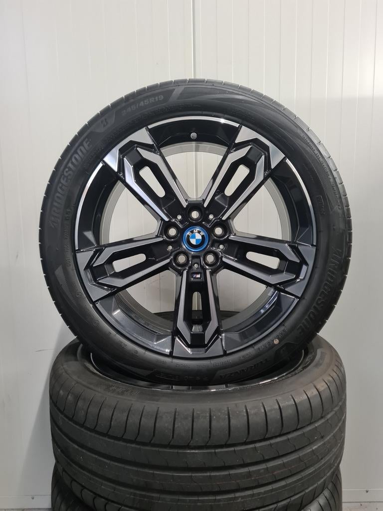 19' BMW X1 iX1 X2 iX2 Styling 871M met zomerbanden Nieuw