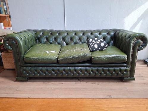 Groene chesterfield driezits 3zits bank sofa, Huis en Inrichting, Banken | Bankstellen, Gebruikt, Ophalen