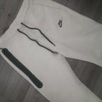 Nike Tech Fleece Broek - Stijlvol en Comfortabel, Ophalen, Maat 48/50 (M), Wit, Nike