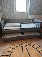 Petite Amélie peuterbed Léon grijs 140x70 + matras, Kinderen en Baby's, Kinderkamer | Bedden, Gebruikt, 70 tot 85 cm, Lattenbodem
