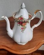 Grote Royal Albert theepot., Antiek en Kunst, Antiek | Servies los, Ophalen of Verzenden