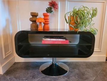 Retro meubel voor tv/platenspeler nu 25 euro beschikbaar voor biedingen