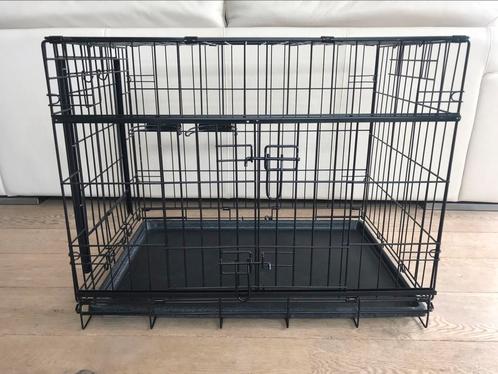 Adori honden bench met 2 schuifdeuren en District 70 hoes, Dieren en Toebehoren, Hondenbenches, Zo goed als nieuw, Ophalen of Verzenden