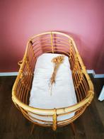 Vintage Rotan Wiegje - Perfect voor de Babykamer, Ophalen, Gebruikt, Wieg