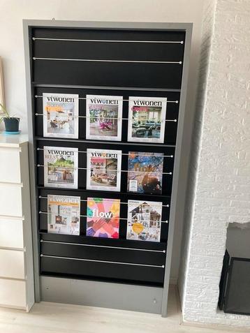 Mooie industriele Kast ‘bibliotheek- folderkast’ beschikbaar voor biedingen