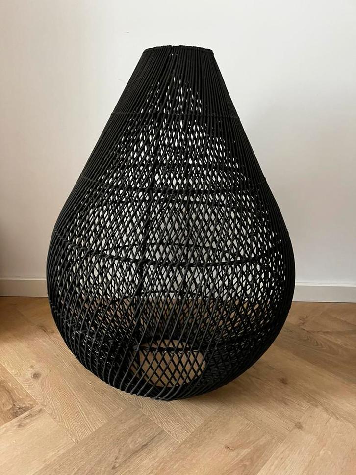 Grote zwart rieten lampenkap 80 cm hoog x 60 cm dia Japandi, Huis en Inrichting, Lampen | Lampenkappen, Zo goed als nieuw, 50 cm of meer