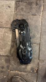 Dubbelgelagerde carterkap 180cc, Ophalen