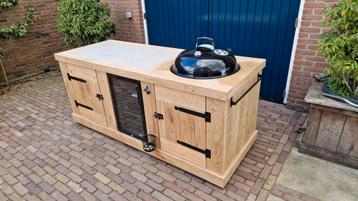 Buitenkeuken massief eiken met Weber en koelkast beschikbaar voor biedingen