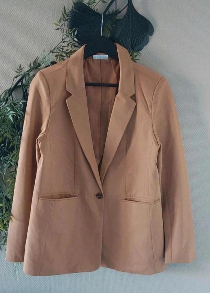 BLAZER licht bruin M🙂, Kleding | Dames, Jasjes, Kostuums en Pakken, Nieuw, Jasje, Maat 38/40 (M), Bruin, Ophalen of Verzenden