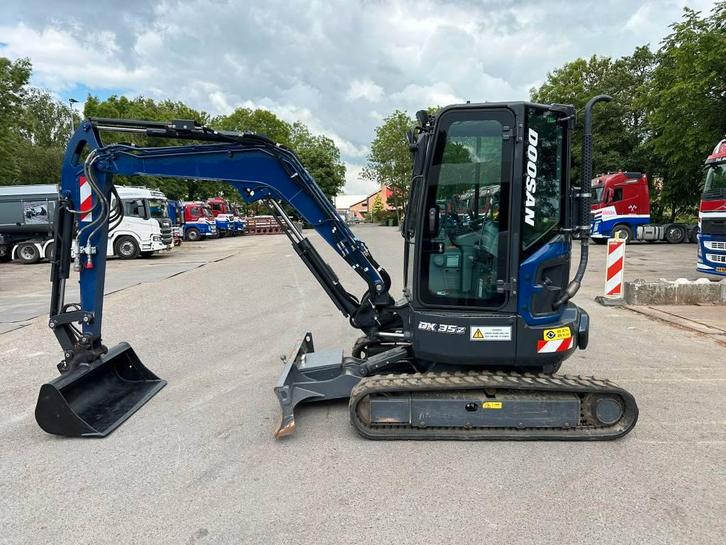Doosan DX 35 Z (bj 2023), Zakelijke goederen, Machines en Bouw | Kranen en Graafmachines, Graafmachine