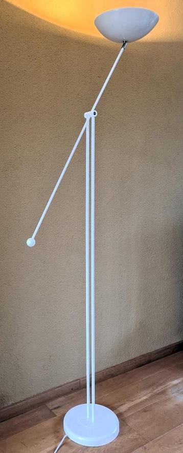 Vintage Massive witte metalen  vloerlamp hengellamp.  beschikbaar voor biedingen