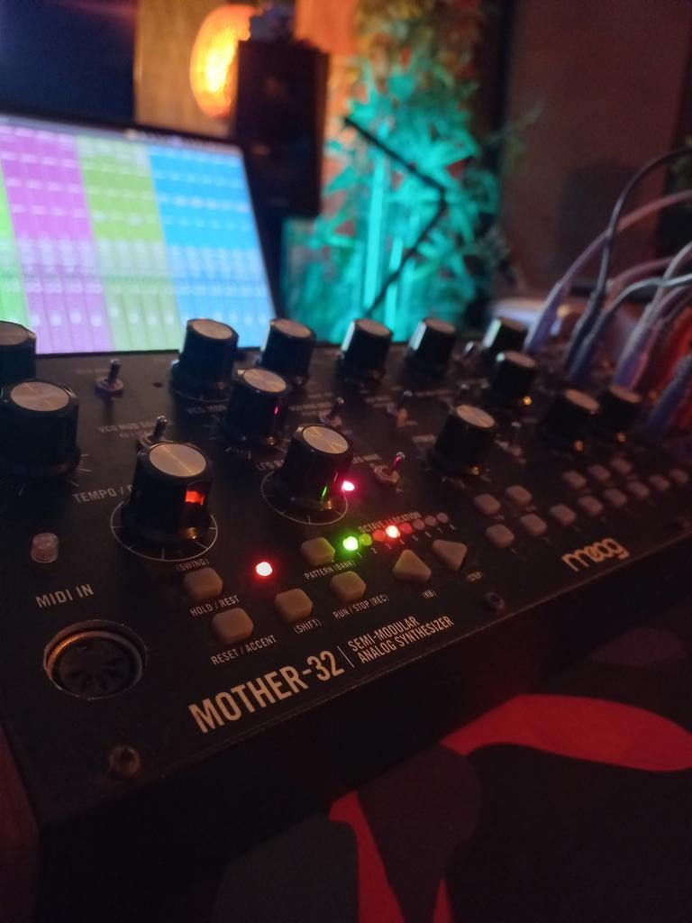 Moog Mother 32 - Modulaire Synthesizer, Muziek en Instrumenten, Synthesizers, Overige aantallen, Zo goed als nieuw, Met midi-aansluiting