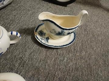 Sauskom met schotel beschikbaar voor biedingen