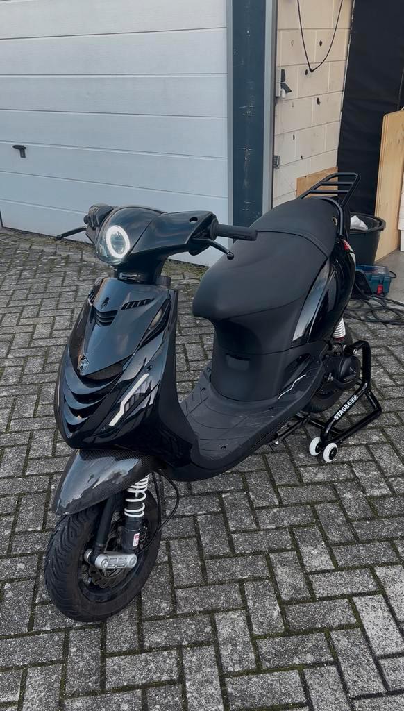 Zip sp h2o, Fietsen en Brommers, Scooters | Piaggio, Zo goed als nieuw, Zip, Benzine, Verzenden