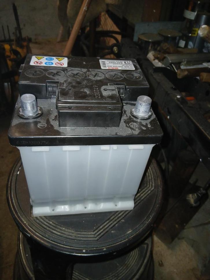 Originele accu Toyota yaris 2022, Auto-onderdelen, Accu's en Toebehoren, Toyota, Gebruikt, Ophalen