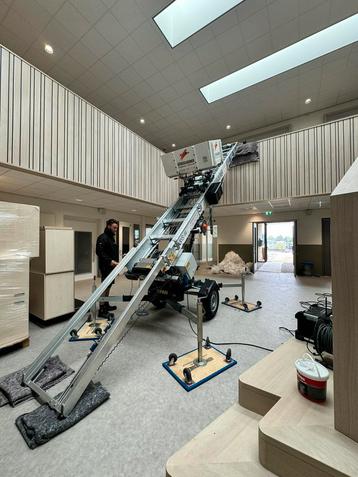 Verhuislift huren in Brabant / SPOED beschikbaar voor biedingen