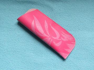1 EURO OF GRATIS Nieuw hoesje voor bril roze met print beschikbaar voor biedingen